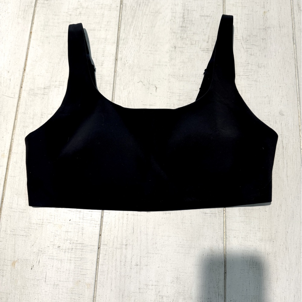 Lululemon sports bra with clasps size 12